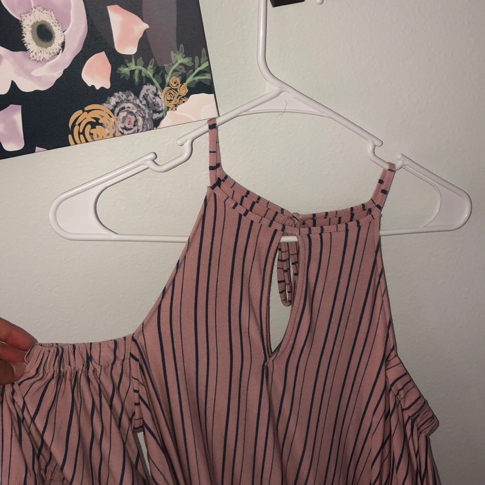 American Eagle open shoulder top